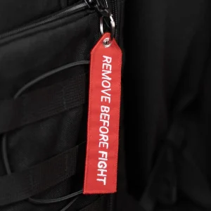 Schlüsselanhänger REMOVE BEFORE FIGHT