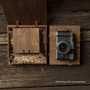 Caixa em Madeira para Fotos 10x15 cm e Pen | Lemore