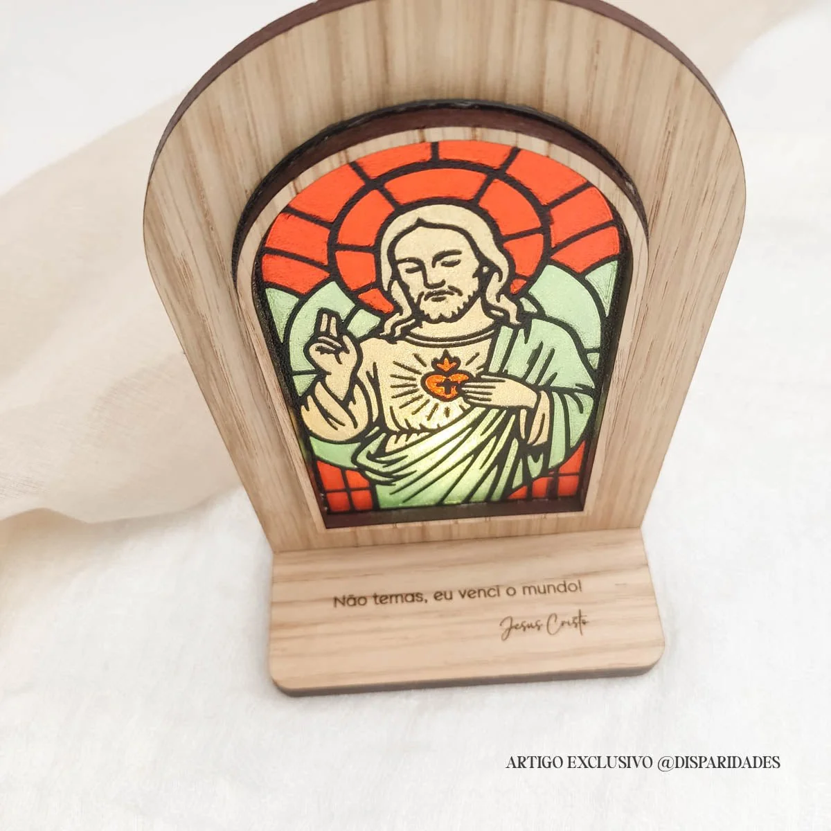 Oratório em Madeira com Vitral | Sagrado Coração de Jesus - Image 9